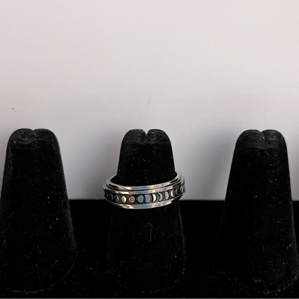 Moon Phase 🌖🌗🌘 Spinner Ring